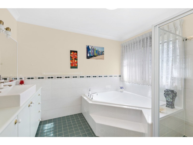 6 Epsom Place, Bateau Bay NSW 2261