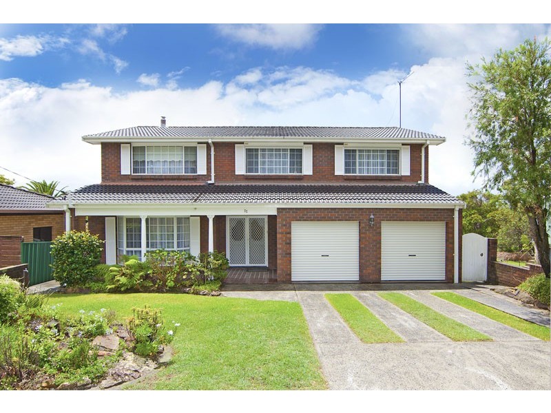 11 Rays Road, Bateau Bay NSW 2261