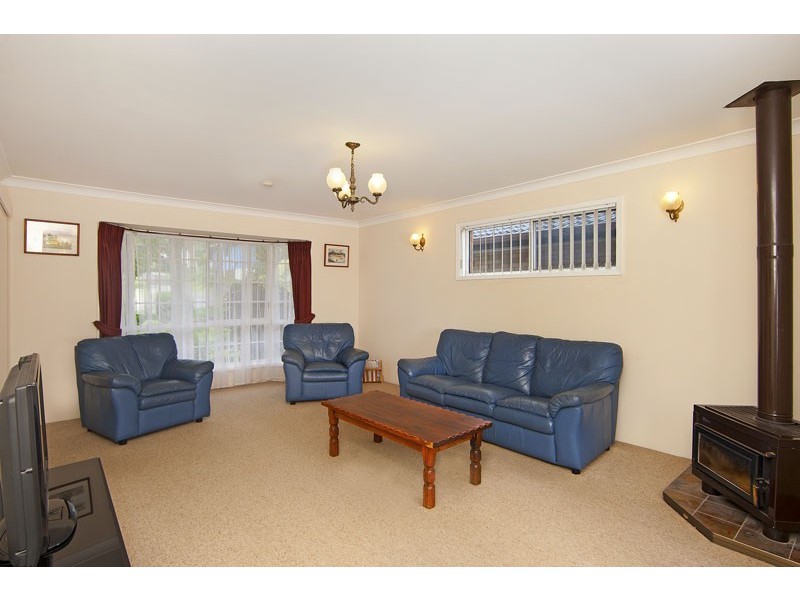 11 Rays Road, Bateau Bay NSW 2261