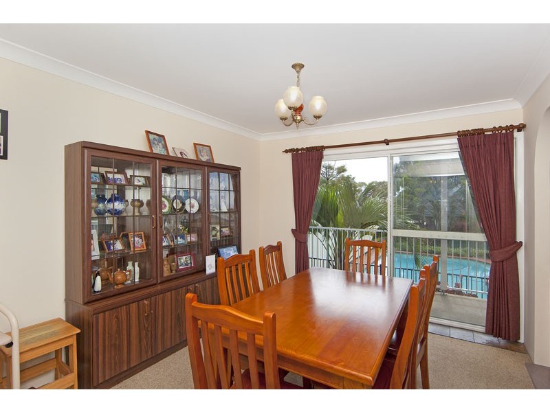 11 Rays Road, Bateau Bay NSW 2261
