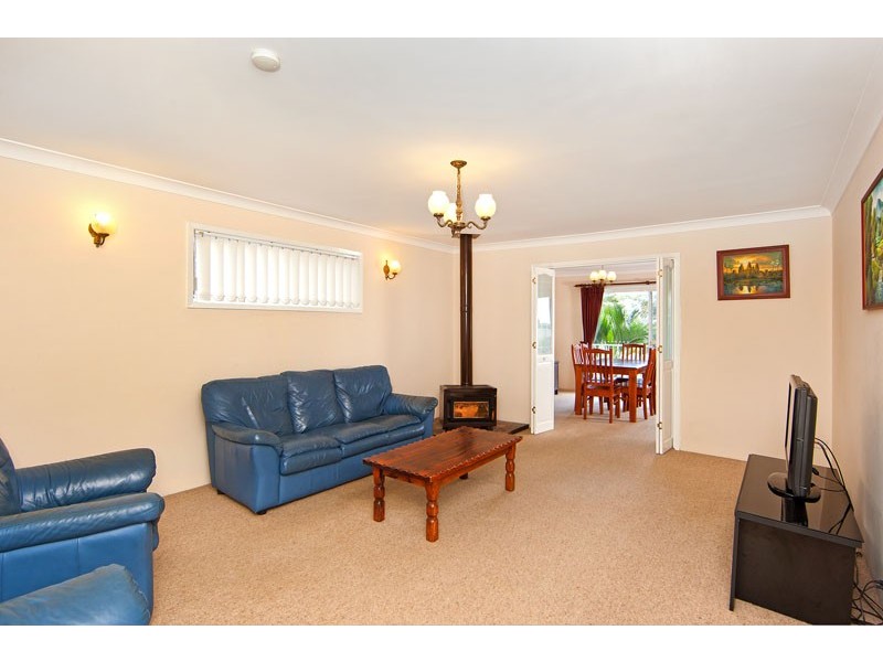 11 Rays Road, Bateau Bay NSW 2261