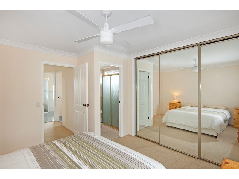 11 Rays Road, Bateau Bay NSW 2261