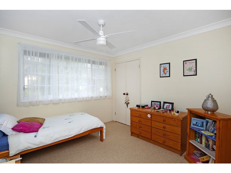 11 Rays Road, Bateau Bay NSW 2261