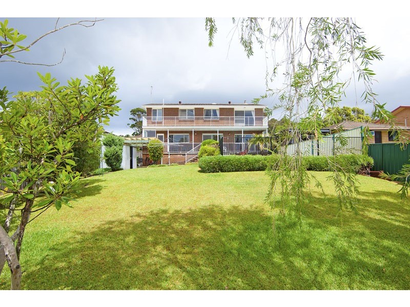 11 Rays Road, Bateau Bay NSW 2261