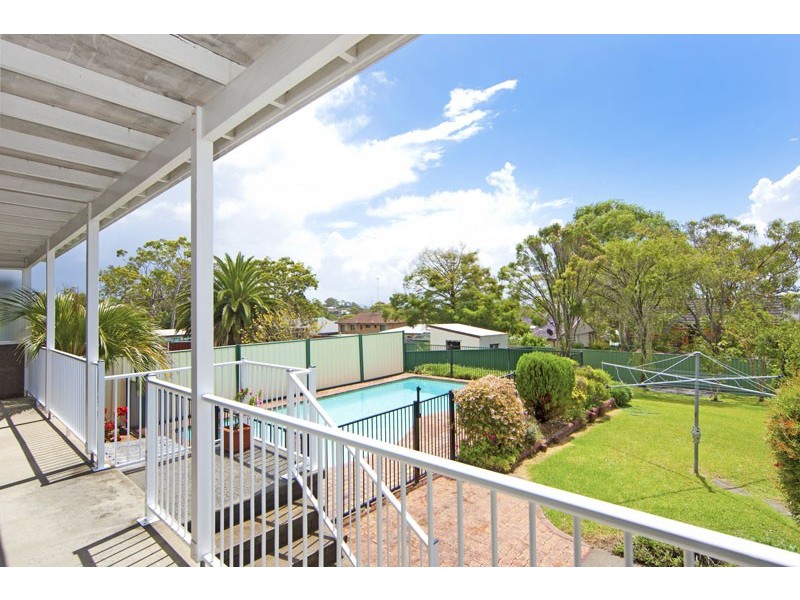 11 Rays Road, Bateau Bay NSW 2261