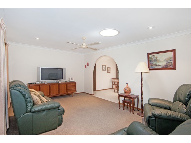 31 Belford Avenue, Bateau Bay NSW 2261