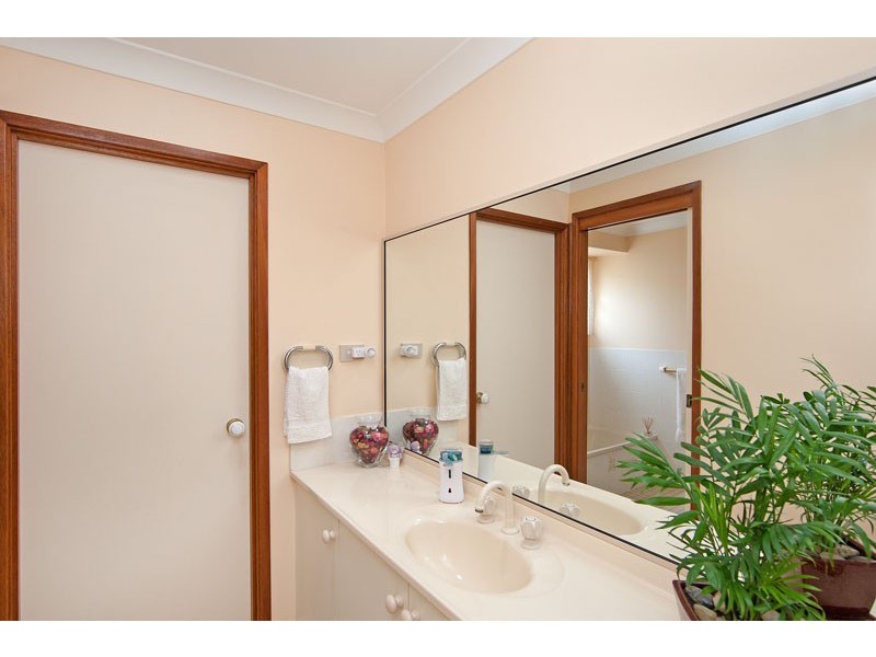 5 Montana Place, Bateau Bay NSW 2261