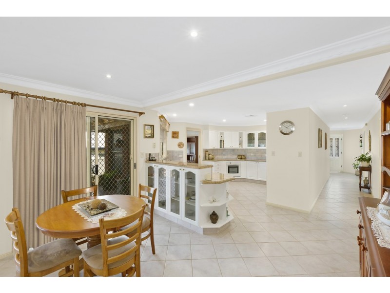 77 Sir Joseph Banks Drive, Bateau Bay NSW 2261