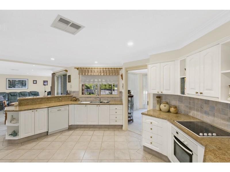 77 Sir Joseph Banks Drive, Bateau Bay NSW 2261