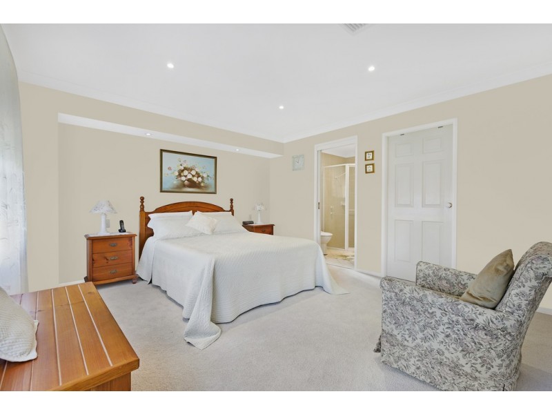 77 Sir Joseph Banks Drive, Bateau Bay NSW 2261