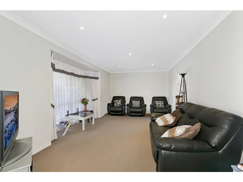 220 Cresthaven Avenue, Bateau Bay NSW 2261