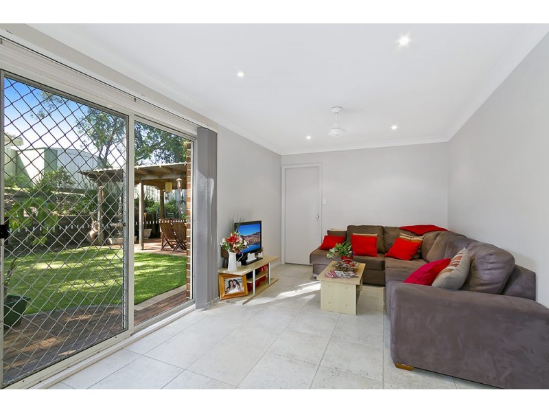 220 Cresthaven Avenue, Bateau Bay NSW 2261
