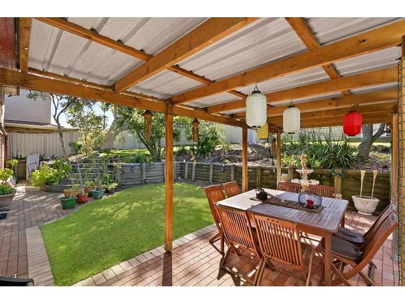 220 Cresthaven Avenue, Bateau Bay NSW 2261