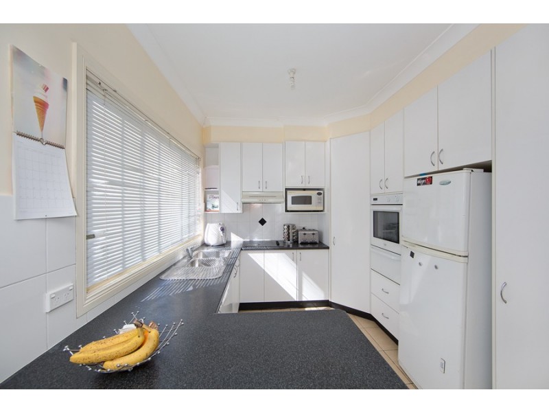 718 The Entrance Road, Bateau Bay NSW 2261