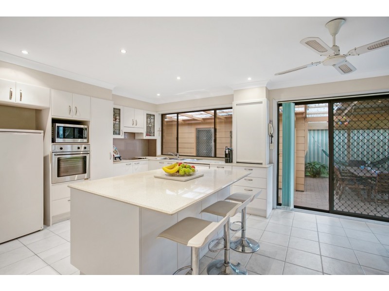 9 Bosun Close, Bateau Bay NSW 2261