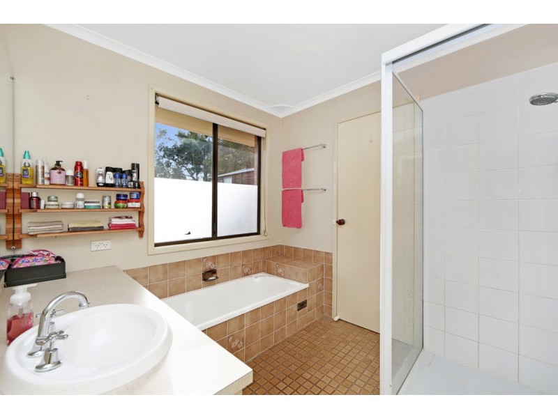 22 Premier Way, Bateau Bay NSW 2261