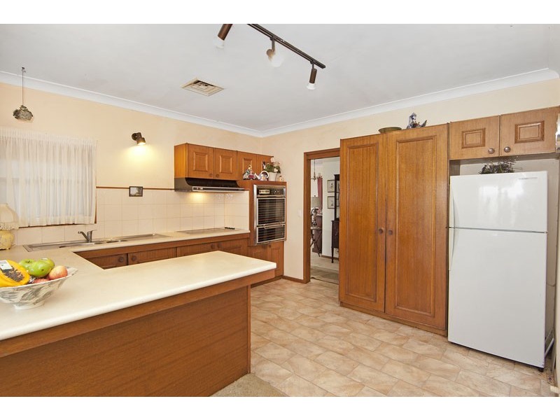 76 Rickard Street, Bateau Bay NSW 2261