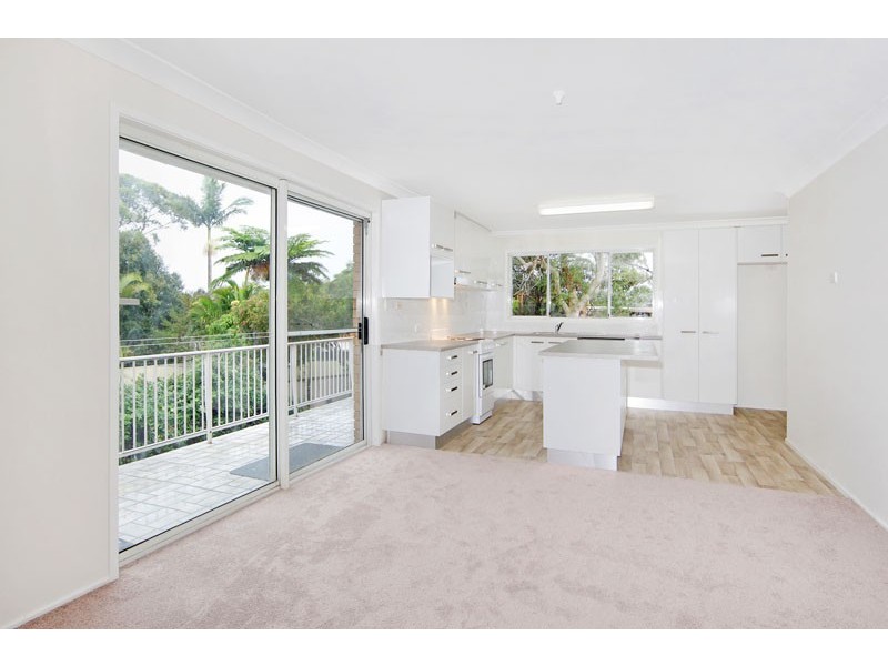 8 Promenade Avenue, Bateau Bay NSW 2261