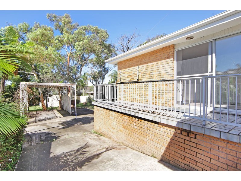 8 Promenade Avenue, Bateau Bay NSW 2261