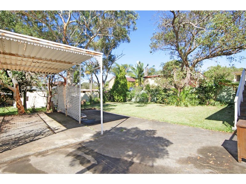 8 Promenade Avenue, Bateau Bay NSW 2261
