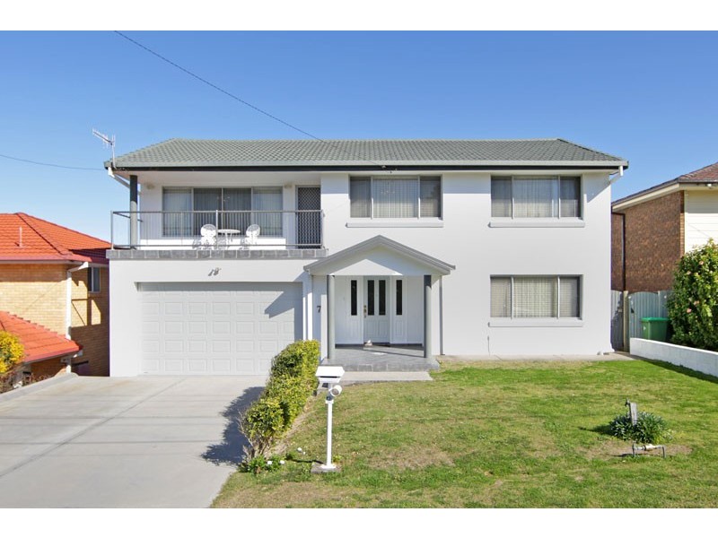 7 Boos Road, Forresters Beach NSW 2260