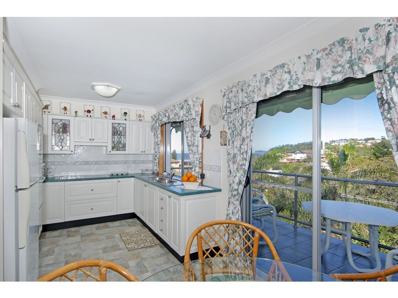 7 Boos Road, Forresters Beach NSW 2260