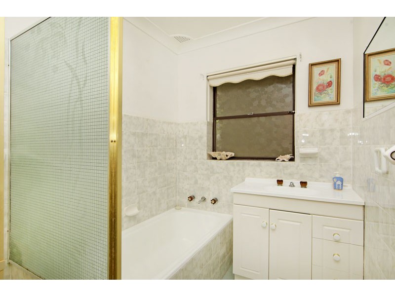 22 Hilltop Street, Bateau Bay NSW 2261