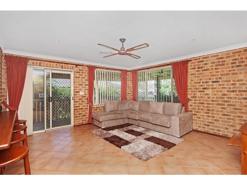 4 Papala Avenue, Bateau Bay NSW 2261