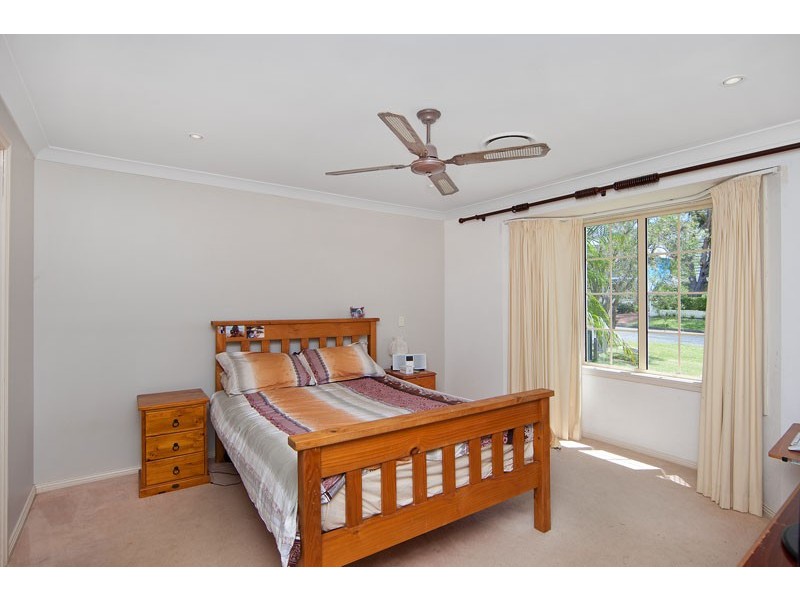 4 Papala Avenue, Bateau Bay NSW 2261