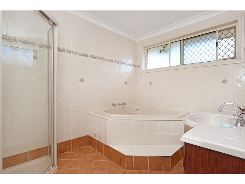 4 Papala Avenue, Bateau Bay NSW 2261