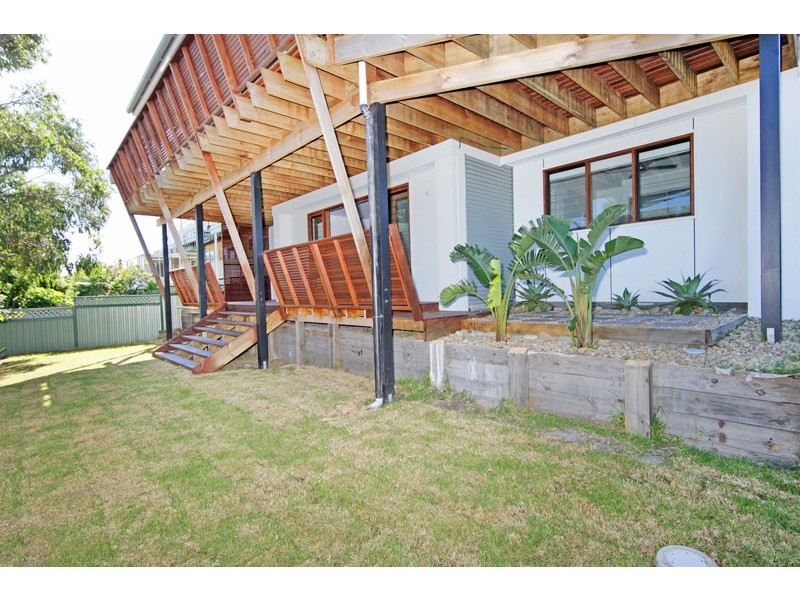 33 Stephenson Road, Bateau Bay NSW 2261