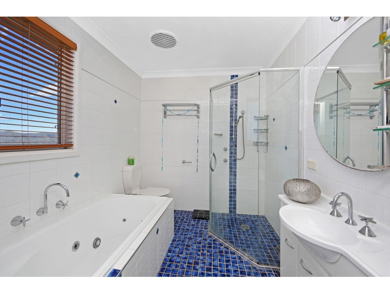2/32 Morley Avenue, Bateau Bay NSW 2261