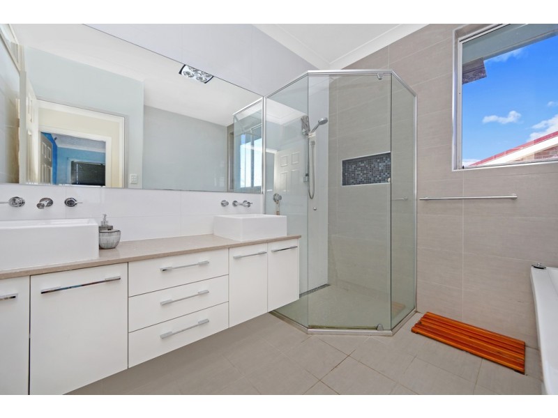 2/32 Morley Avenue, Bateau Bay NSW 2261