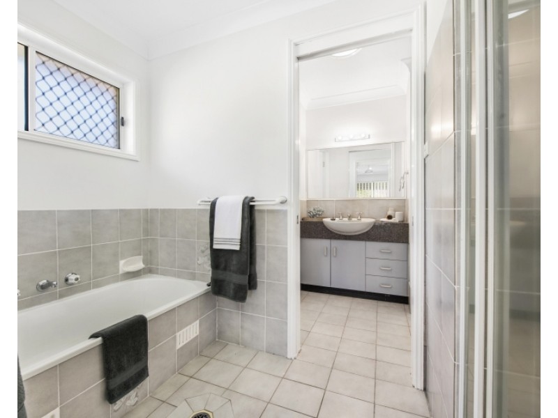 9 Friendship Close, Bateau Bay NSW 2261