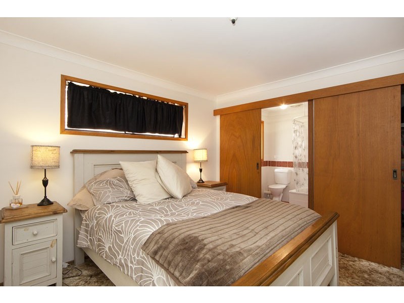 10 Wordsworth Avenue, Bateau Bay NSW 2261