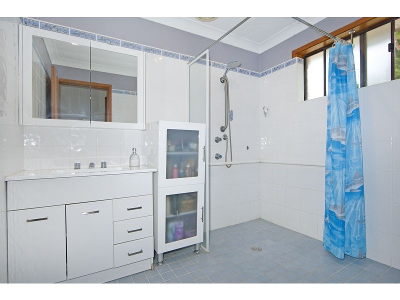 10 Wordsworth Avenue, Bateau Bay NSW 2261