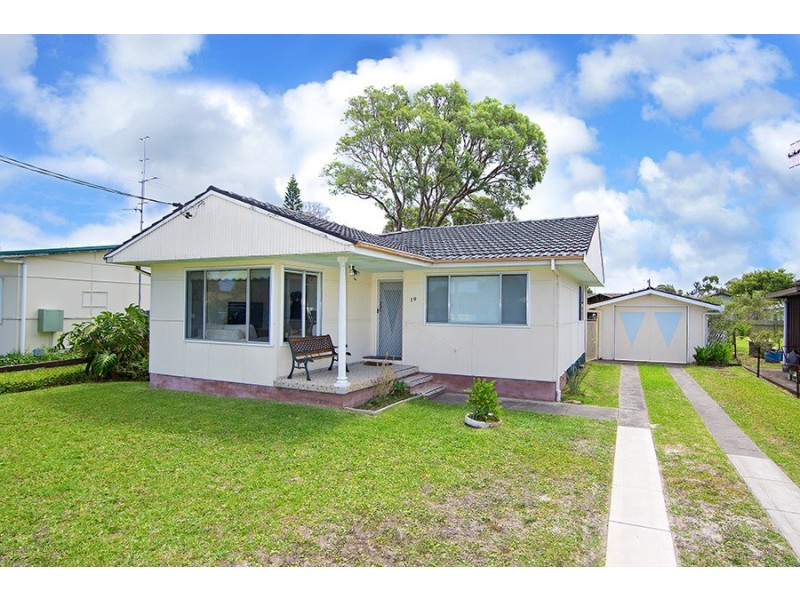 19 Bass Avenue, Killarney Vale NSW 2261