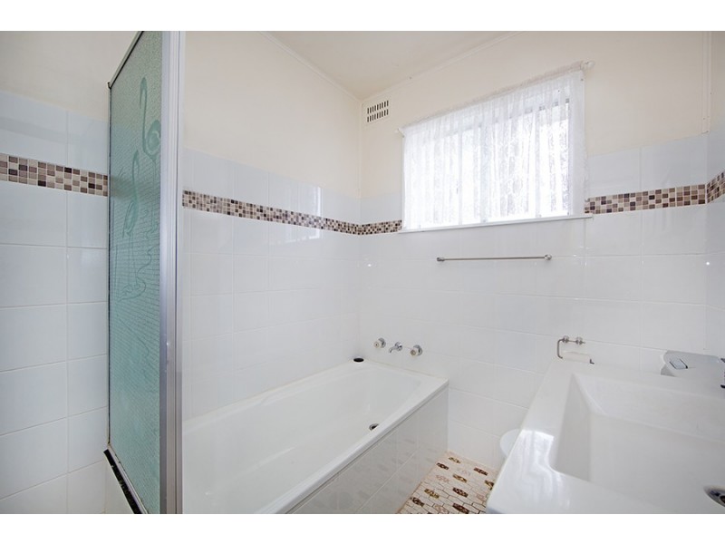 19 Bass Avenue, Killarney Vale NSW 2261