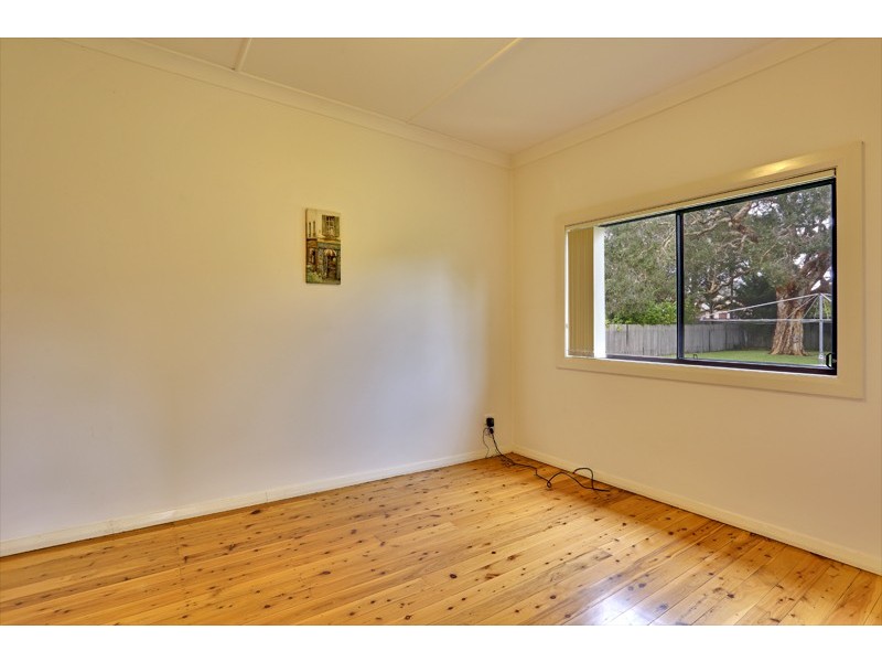 55 Bay Road, Blue Bay NSW 2261