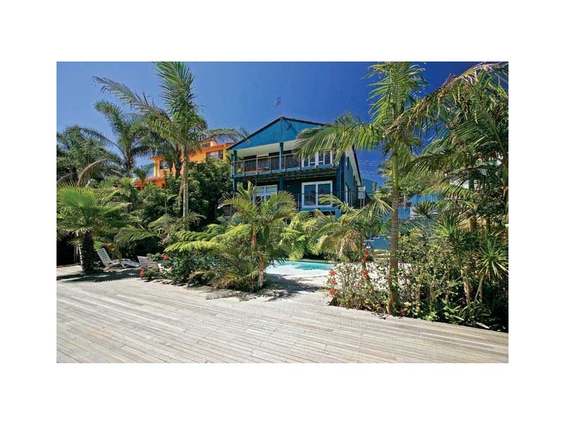 10 Henrys Road, Forresters Beach NSW 2260