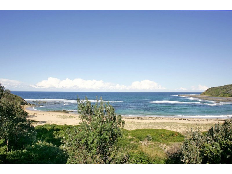 10 Guyagal Street, Bateau Bay NSW 2261