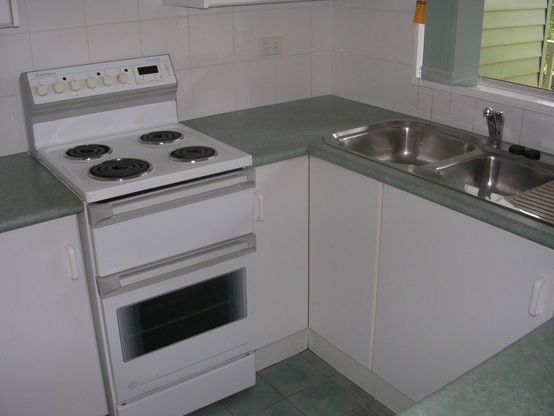 10 Guyagal Street, Bateau Bay NSW 2261