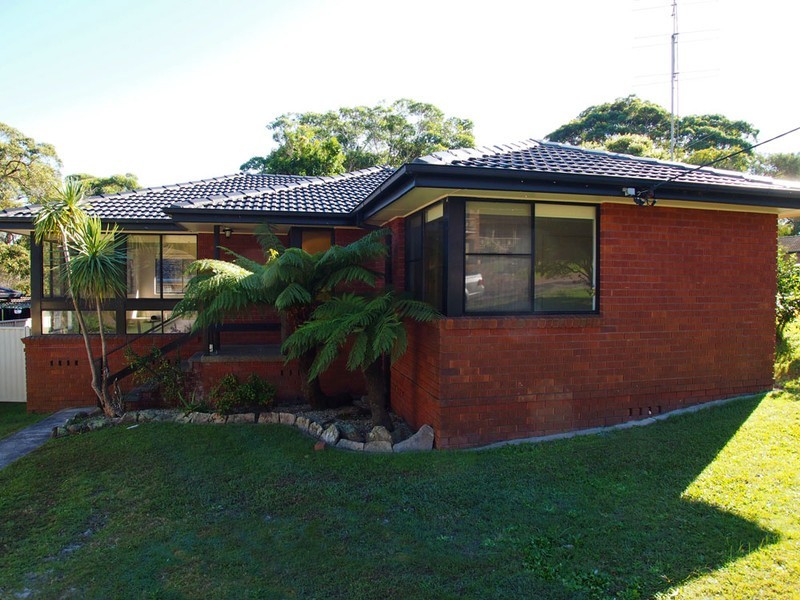 4 Shakespeare Avenue, Bateau Bay NSW 2261