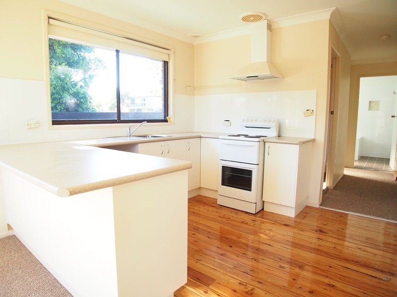 4 Shakespeare Avenue, Bateau Bay NSW 2261