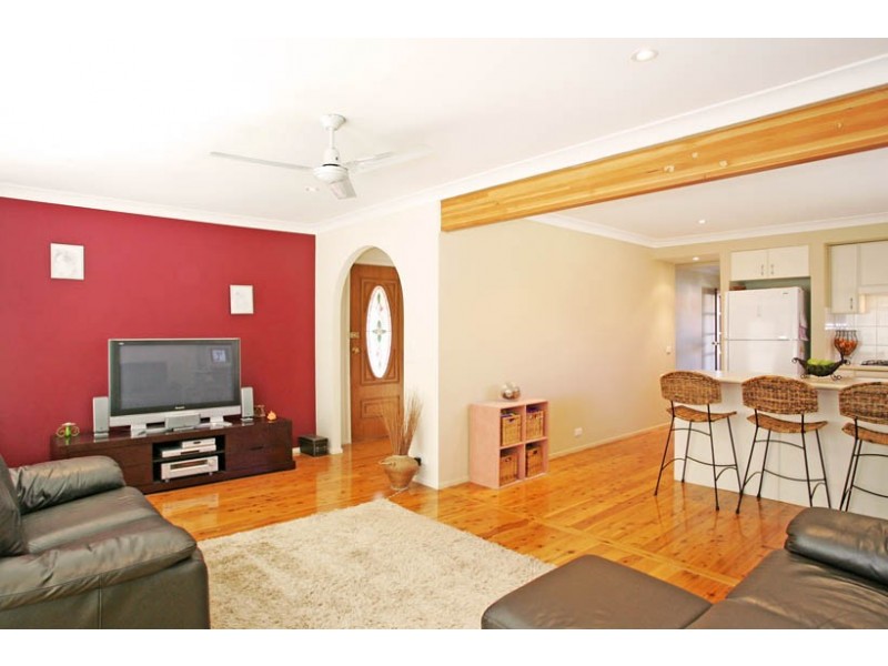 25 Sierra Avenue, Bateau Bay NSW 2261