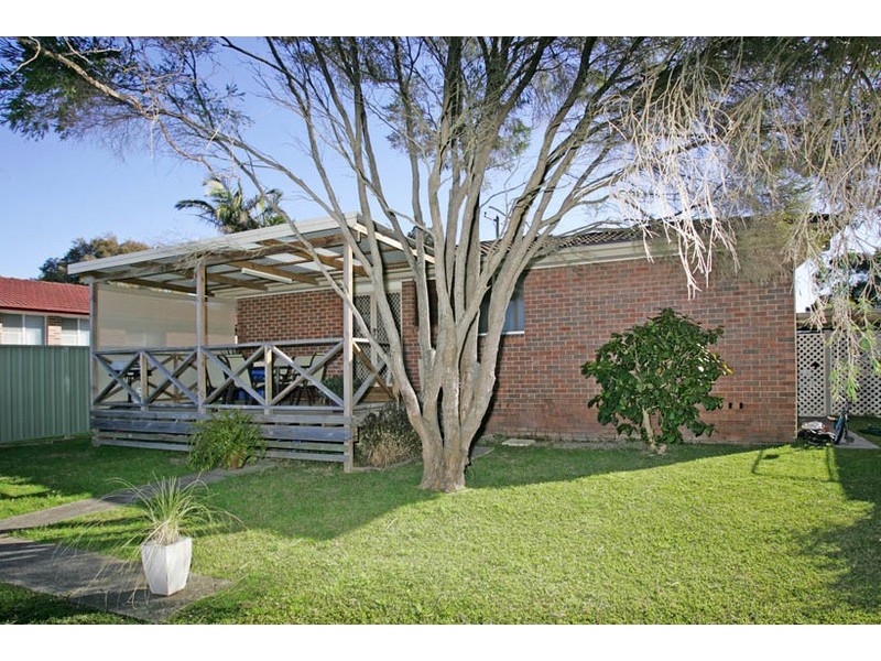 25 Sierra Avenue, Bateau Bay NSW 2261