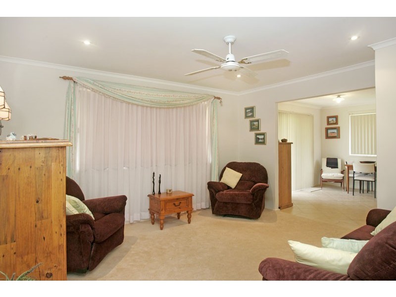 155 Cresthaven Avenue, Bateau Bay NSW 2261