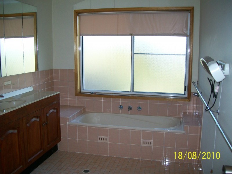 24 Blue Bell Drive, Wamberal NSW 2260