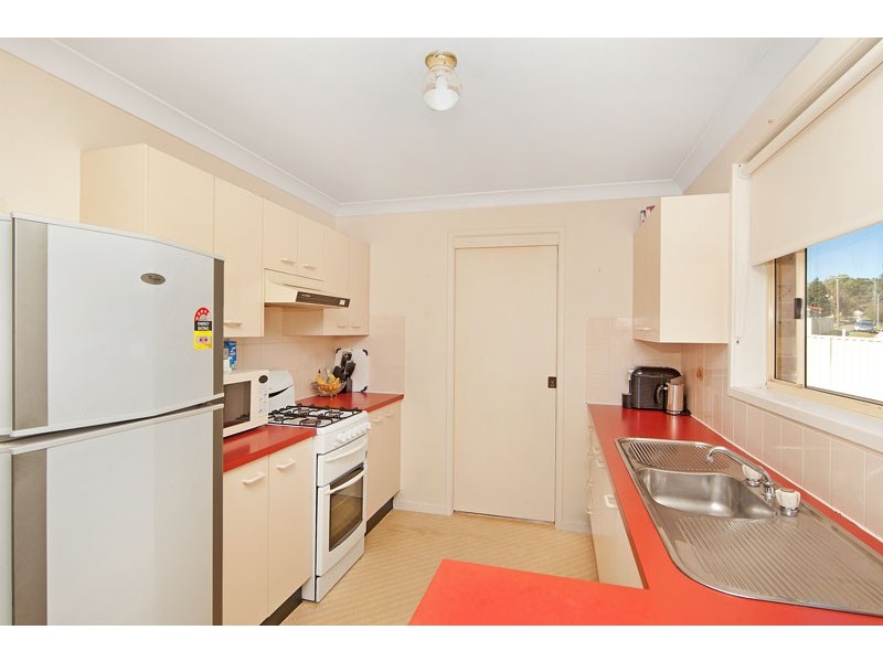 18 Adrian Close, Bateau Bay NSW 2261