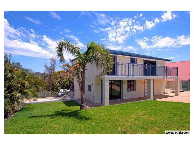 1 Yumbool Close, Forresters Beach NSW 2260